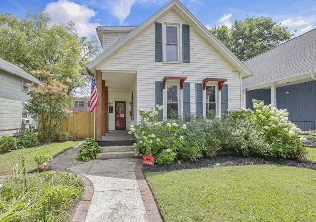 2nd image of 142 Lake St, Lancaster, OH 43130 | MLS# 226026863