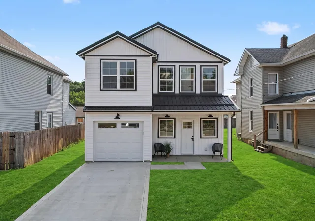 1st image of 18 S Williams St, Newark, OH 43055 | MLS# 226026763