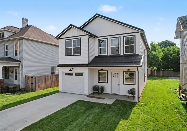 Photo 3 of Single family home for sale at 18 S Williams St, Newark, OH 43055 | MLS# 226026763 | Listing updated on 2026-09-27