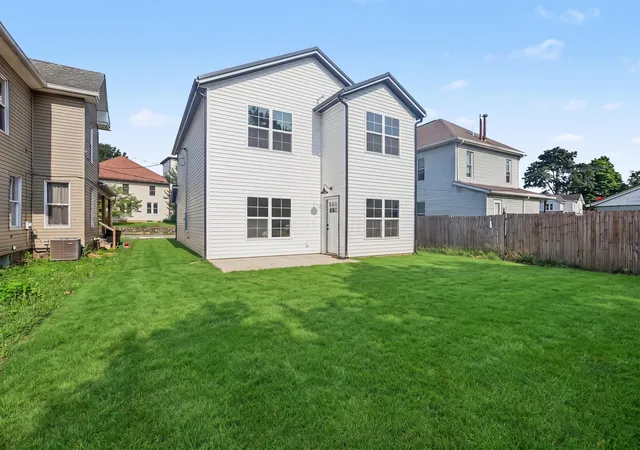 Photo 4 of Single family home for sale at 18 S Williams St, Newark, OH 43055 | MLS# 226026763 | Listing updated on 2026-09-27
