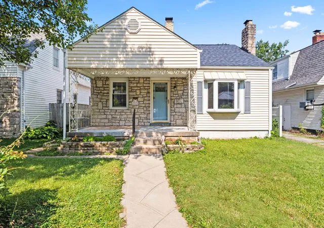 Photo 1 of Single family home for sale at 2823 Oaklawn St, Columbus, OH 43224 | MLS# 226026722 | Listing updated on 2026-10-07