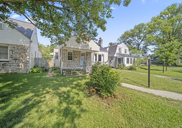 Photo 2 of Single family home for sale at 2823 Oaklawn St, Columbus, OH 43224 | MLS# 226026722 | Listing updated on 2026-10-07