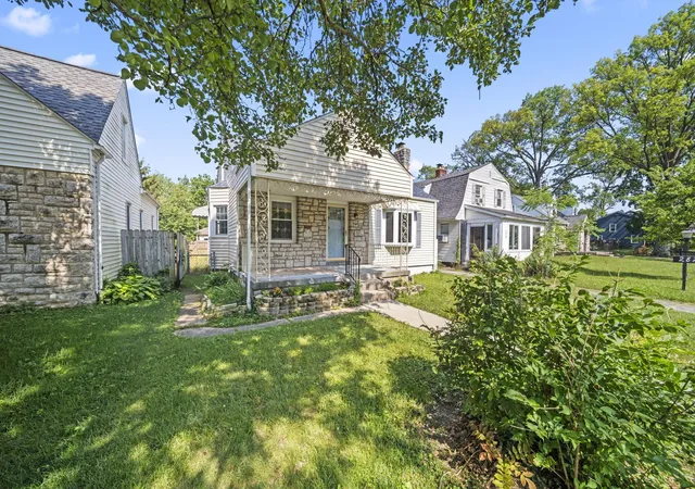 Photo 3 of Single family home for sale at 2823 Oaklawn St, Columbus, OH 43224 | MLS# 226026722 | Listing updated on 2026-10-07