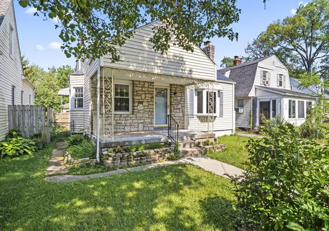 Photo 3 of Single family home for sale at 2823 Oaklawn St, Columbus, OH 43224 | MLS# 226026722 | Listing updated on 2026-10-07