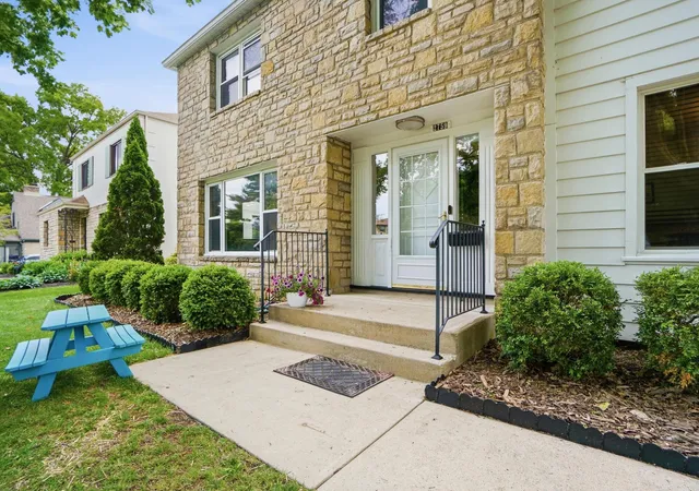 Photo 3 of Single family home for sale at 2759 Plymouth Ave, Columbus, OH 43209 | MLS# 226026788 | Listing updated on 2026-09-09