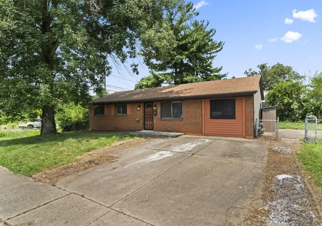 Photo 2 of Single family home for sale at 4780 Carbondale Dr, Columbus, OH 43232 | MLS# 226026747 | Listing updated on 2026-09-14