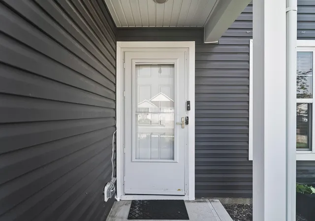 Photo 3 of Single family home for sale at 3052 Wyntree Dr, Columbus, OH 43232 | MLS# 226026920 | Listing updated on 2026-08-10