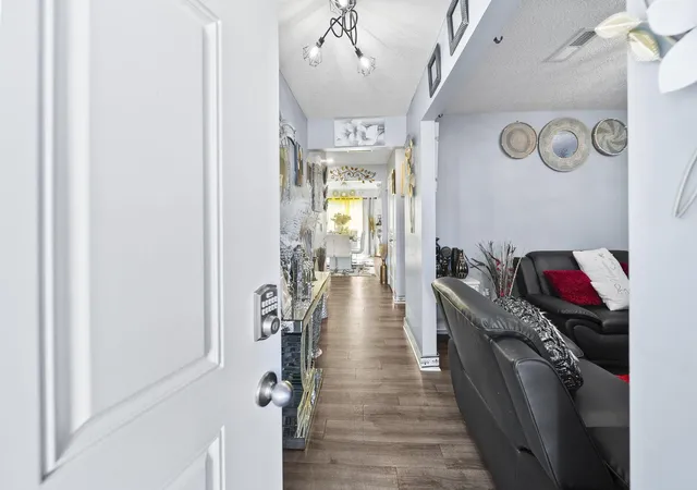 Photo 4 of Single family home for sale at 3052 Wyntree Dr, Columbus, OH 43232 | MLS# 226026920 | Listing updated on 2026-08-10