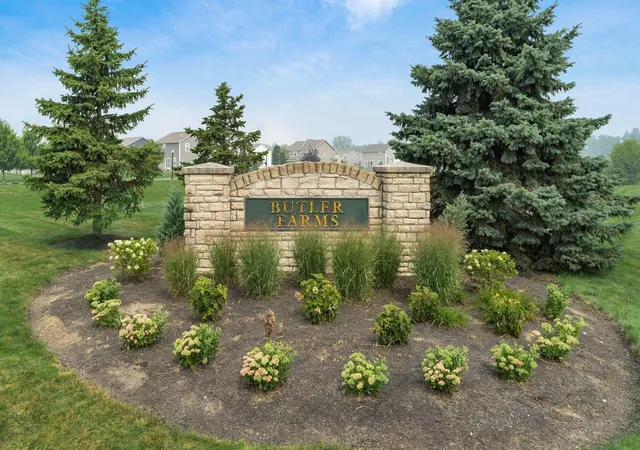 Photo 3 of Single family home for sale at 4321 Holstein Dr, Columbus, OH 43207 | MLS# 226026811 | Listing updated on 2026-09-23