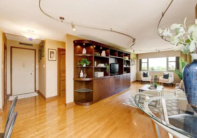 2nd image of 1620 E Broad St #1108, Columbus, OH 43203 | MLS# 226026825