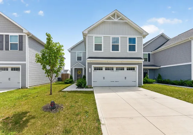 Photo 3 of Single family home for sale at 768 S Walnut St, Marysville, OH 43040 | MLS# 226026913 | Listing updated on 2026-08-15
