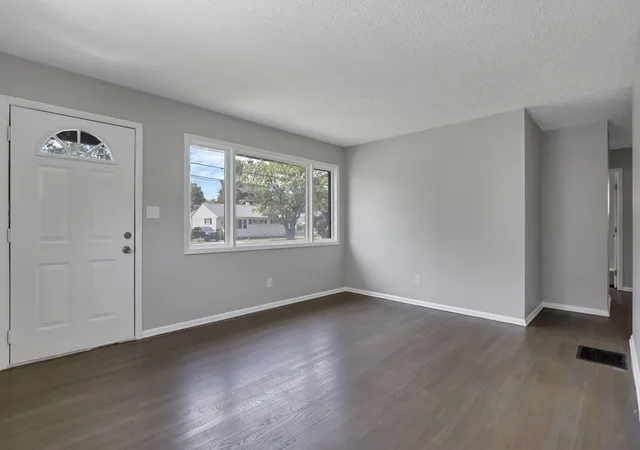 Photo 3 of Single family home for sale at 3814 Elbern Ave, Columbus, OH 43213 | MLS# 226027203 | Listing updated on 2026-09-07