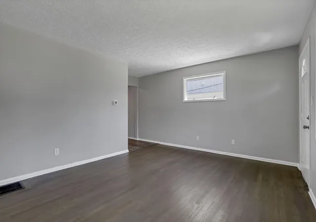 Photo 4 of Single family home for sale at 3814 Elbern Ave, Columbus, OH 43213 | MLS# 226027203 | Listing updated on 2026-09-07