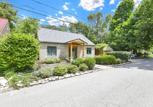 Photo 2 of Sale Pending at 84 S Riverview St, Dublin, OH 43017 | MLS# 226026927 | Listing updated on 2026-08-30