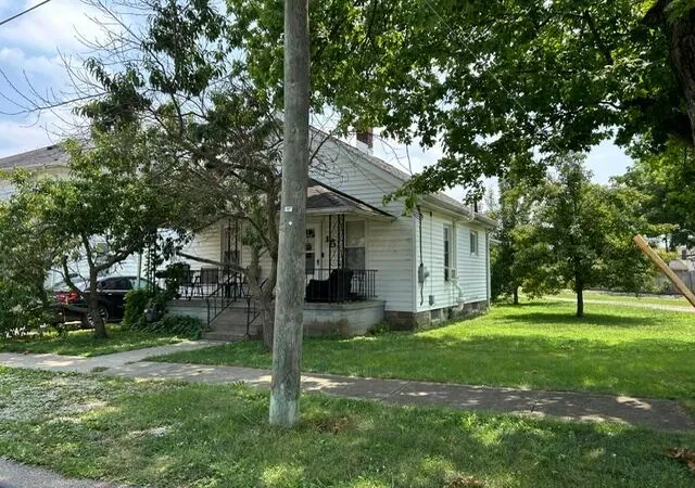 Photo 1 of Single family home for sale at 15 Bolton Ave, Newark, OH 43055 | MLS# 226026935 | Listing updated on 2026-08-23