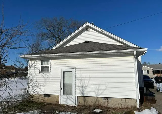 Photo 3 of Single family home for sale at 15 Bolton Ave, Newark, OH 43055 | MLS# 226026935 | Listing updated on 2026-08-23
