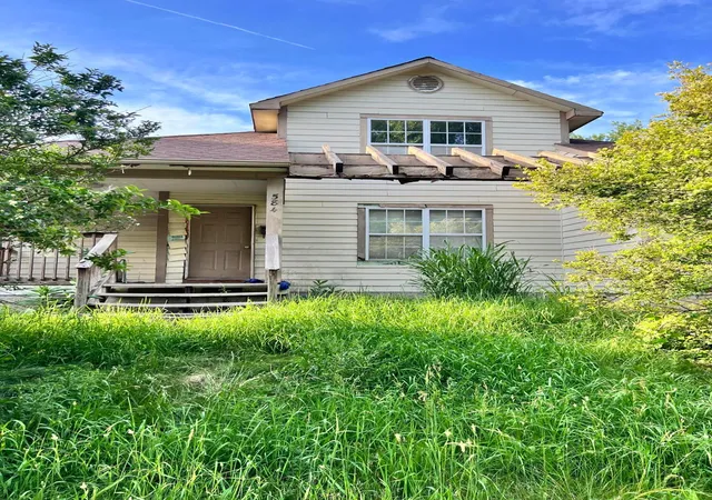 Single family home for sale at 584 Koebel Ave, Columbus, OH 43207 | MLS# 226026957