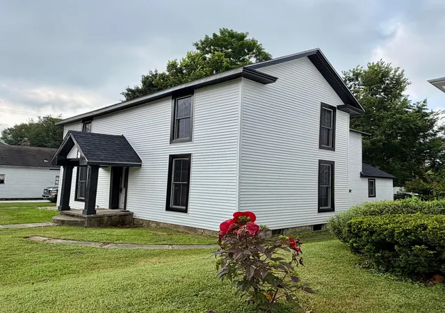 Photo 2 of Single family home for sale at 207 W Market St, Urbana, OH 43078 | MLS# 226027006 | Listing updated on 2026-10-24