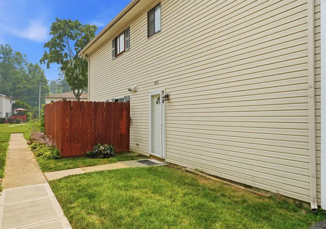 Photo 1 of Condo for sale at 2471 Natchez Dr #D, Columbus, OH 43209 | MLS# 226027026 | Listing updated on 2026-09-10