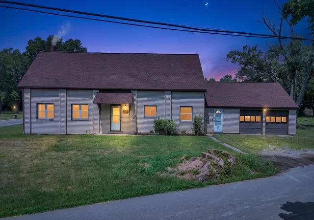 1st image of 1091 Musselman Dr, Zanesville, OH 43701 | MLS# 226027019