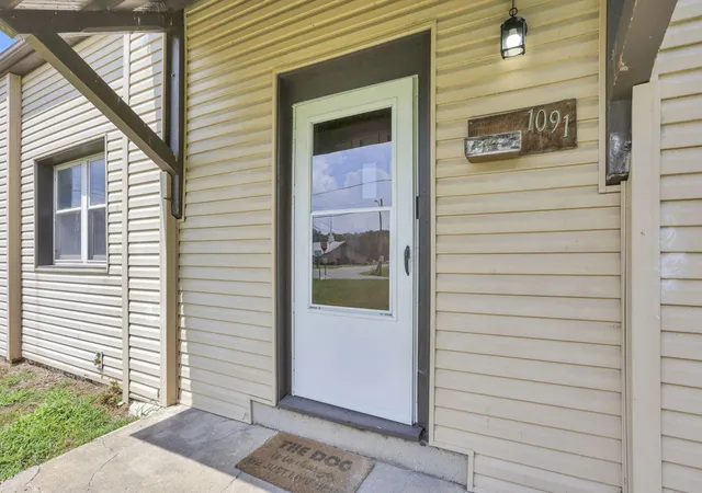 Photo 3 of Single family home for sale at 1091 Musselman Dr, Zanesville, OH 43701 | MLS# 226027019 | Listing updated on 2026-10-04
