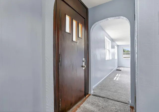 Photo 3 of Single family home for sale at 1091 Musselman Dr, Zanesville, OH 43701 | MLS# 226027019 | Listing updated on 2026-10-04