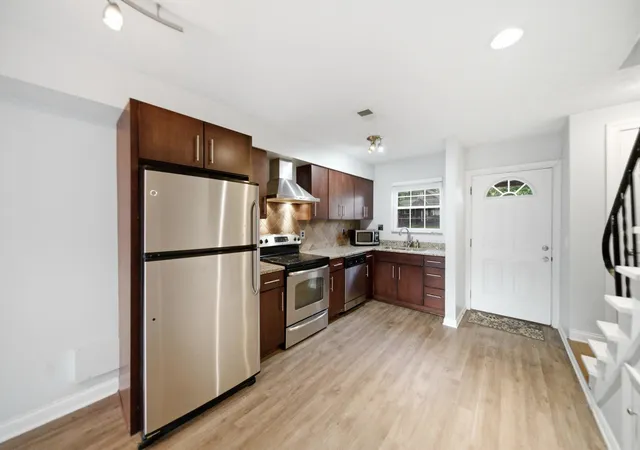 Photo 2 of Condo for sale at 827 Mcclain Rd, Columbus, OH 43212 | MLS# 226027024 | Listing updated on 2026-08-10