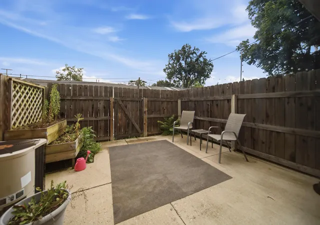 Photo 4 of Condo for sale at 827 Mcclain Rd, Columbus, OH 43212 | MLS# 226027024 | Listing updated on 2026-08-10