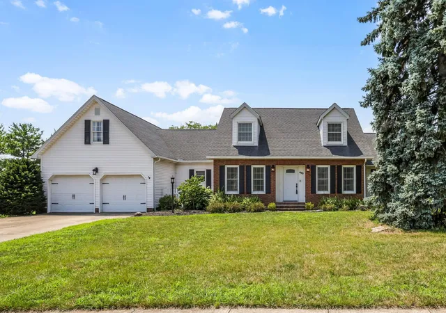 1st image of 405 Ridgedale Dr, Circleville, OH 43113 | MLS# 226027028