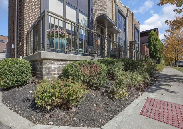Photo 3 of Single family home for sale at 268 N Neruda Ave, Columbus, OH 43215 | MLS# 226027051 | Listing updated on 2026-08-16