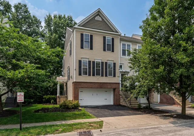 1st image of 2859 Acarie Dr, Columbus, OH 43219 | MLS# 226027034