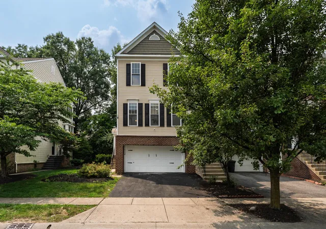 2nd image of 2859 Acarie Dr, Columbus, OH 43219 | MLS# 226027034