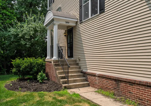 3rd image of 2859 Acarie Dr, Columbus, OH 43219 | MLS# 226027034