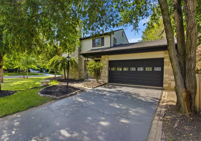 1st image of 2569 Chester Rd, Upper Arlington, OH 43221 | MLS# 226028087