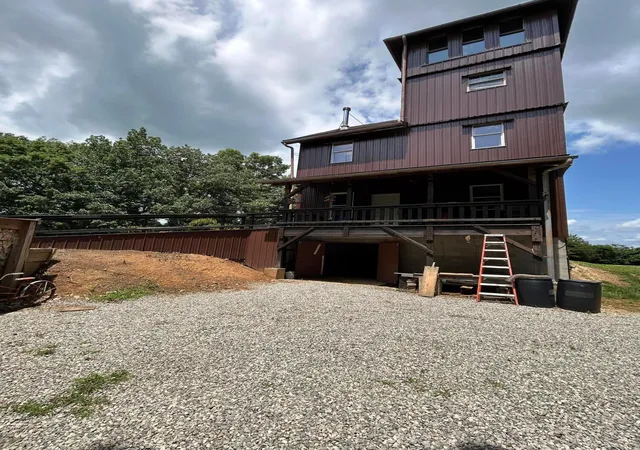 Photo 5 of Single family home for sale at 1481 Shoestring Ridge Rd, Gallipolis, OH 45631 | MLS# 226027100 | Listing updated on 2026-07-29