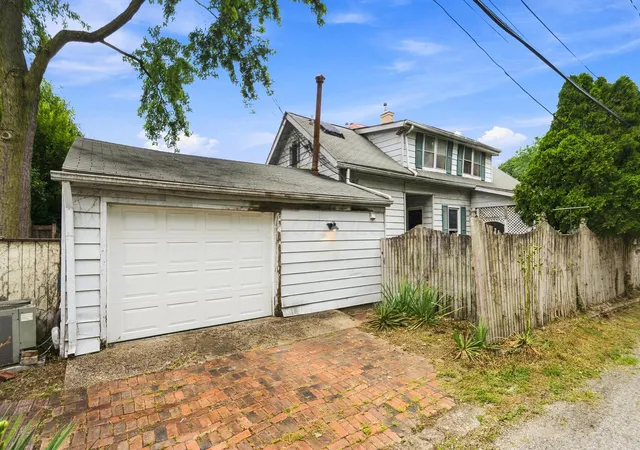 4th image of 657 S 9Th St, Columbus, OH 43206 | MLS# 226028254