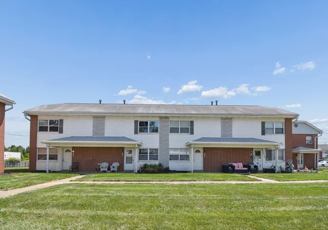 1st image of 129 Buckeye Cir, Columbus, OH 43217 | MLS# 226029469
