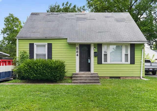 Photo 1 of Sale Pending at 584 S Ashburton Rd, Columbus, OH 43213 | MLS# 226028402 | Listing updated on 2026-10-07