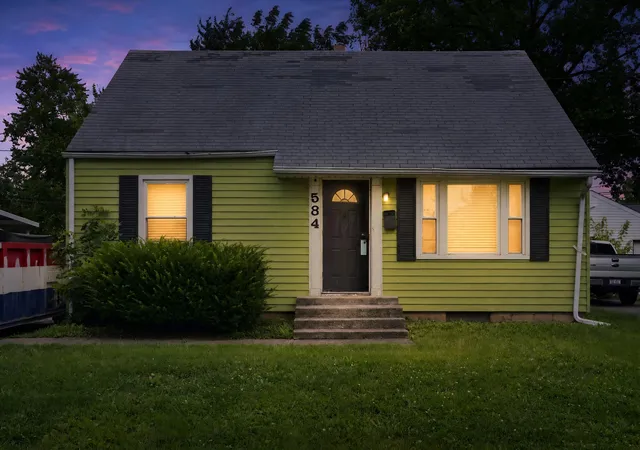 Photo 2 of Sale Pending at 584 S Ashburton Rd, Columbus, OH 43213 | MLS# 226028402 | Listing updated on 2026-10-07