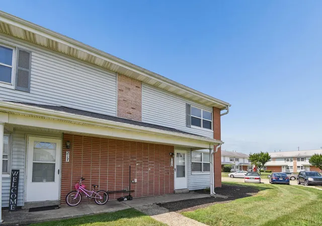 1st image of 219 Buckeye Cir, Columbus, OH 43217 | MLS# 226029471