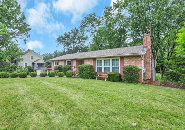 3rd image of 723 Pleasantville Rd, Lancaster, OH 43130 | MLS# 226027135