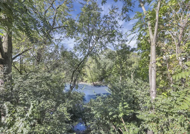 3rd image of 592 Bradley St, Columbus, OH 43201 | MLS# 226030228