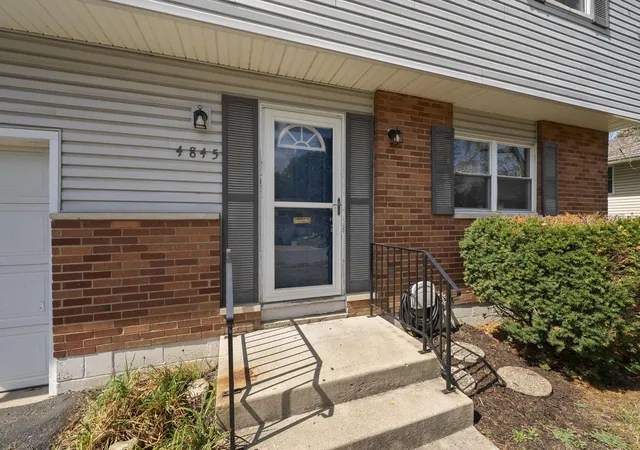 Photo 3 of Single family home for sale at 4845 Bourke Rd, Columbus, OH 43229 | MLS# 226028197 | Listing updated on 2026-07-29