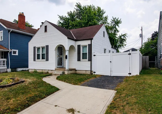 3rd image of 555 Nashoba Ave, Columbus, OH 43223 | MLS# 226028555