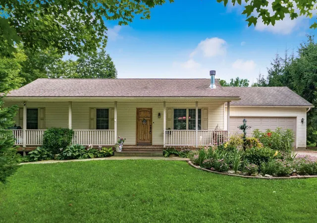 Photo 1 of Single family home for sale at 71 Queensway Ct, Howard, OH 43028 | MLS# 226027160 | Listing updated on 2026-08-26