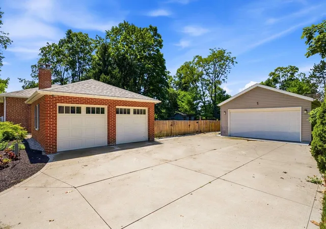 Photo 3 of Single family home for sale at 3503 Colchester Rd, Columbus, OH 43221 | MLS# 226029638 | Listing updated on 2026-10-14