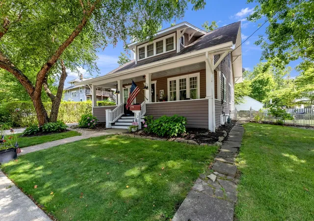 2nd image of 21 Elmwood Pl, Westerville, OH 43081 | MLS# 226027668