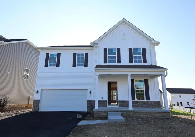 Photo 1 of Sale Pending at 4602 Pinnacle Quarry Dr, Grove City, OH 43123 | MLS# 226027165 | Listing updated on 2026-09-08