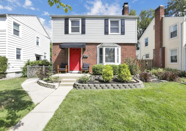2nd image of 932 Mcclain Rd, Columbus, OH 43212 | MLS# 226027930