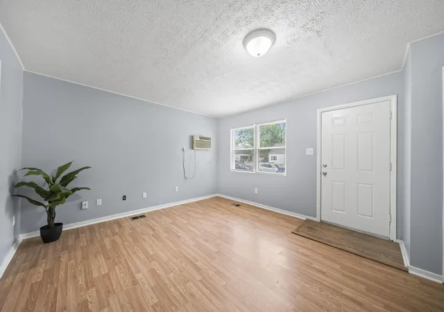 Photo 3 of Single family home for sale at 1000 Colgate Rd, Columbus, OH 43213 | MLS# 226027394 | Listing updated on 2026-09-18